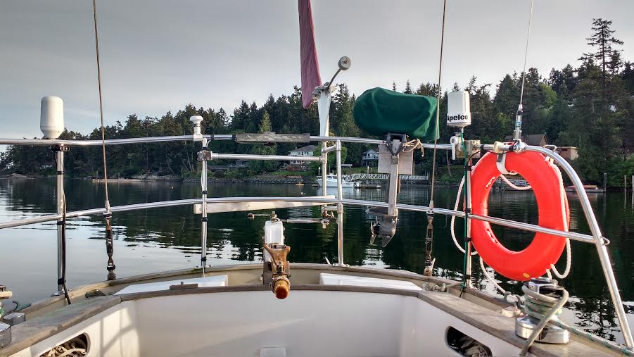 “Iridium antenna on the left” Photo Ray Penson