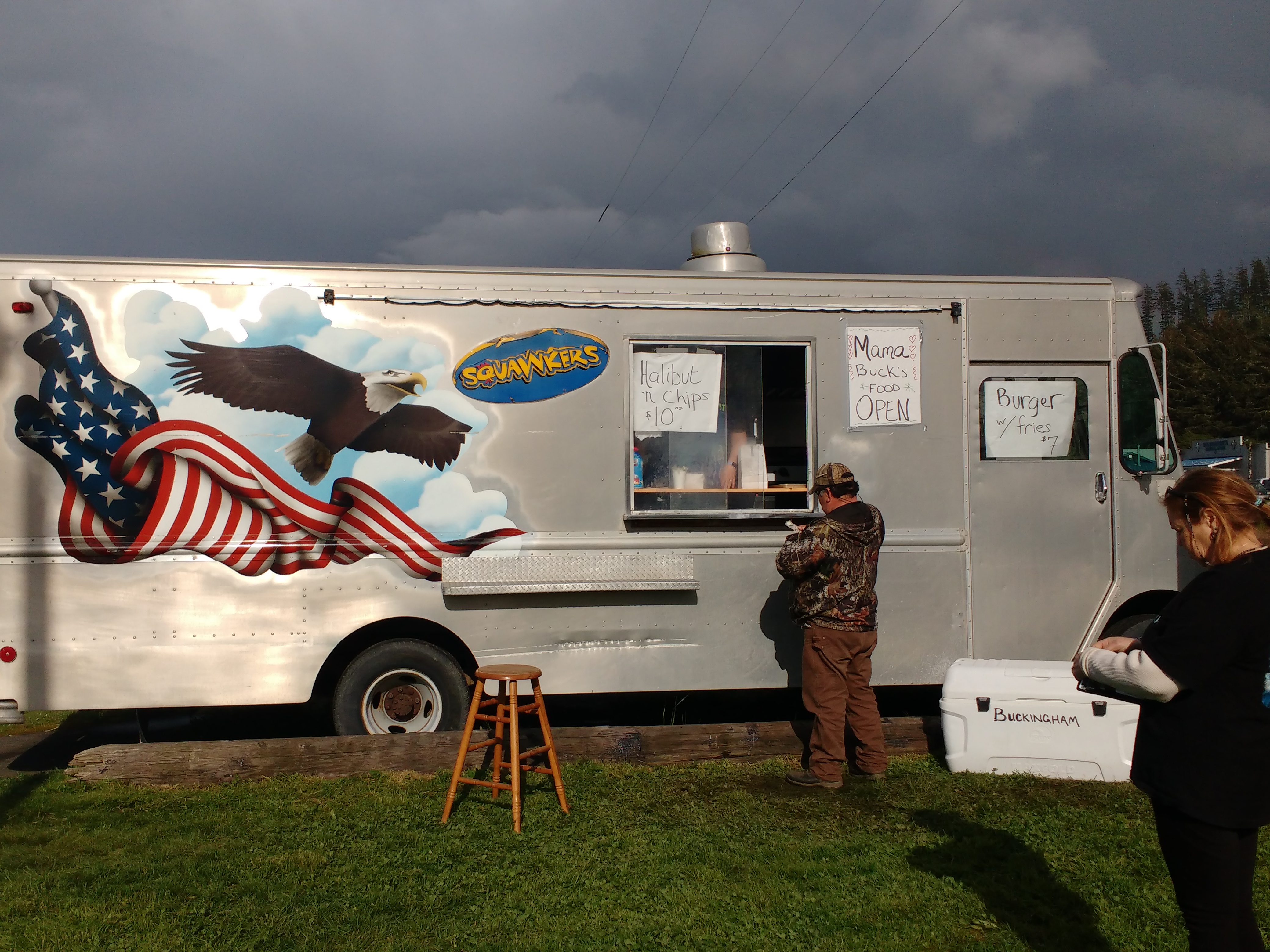 Mama Bucks Food Wagon, Neah Bay. Photo Ray Penson
