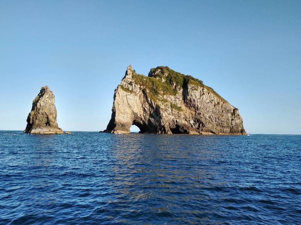 Hole in the rock. Photo Ray Penson