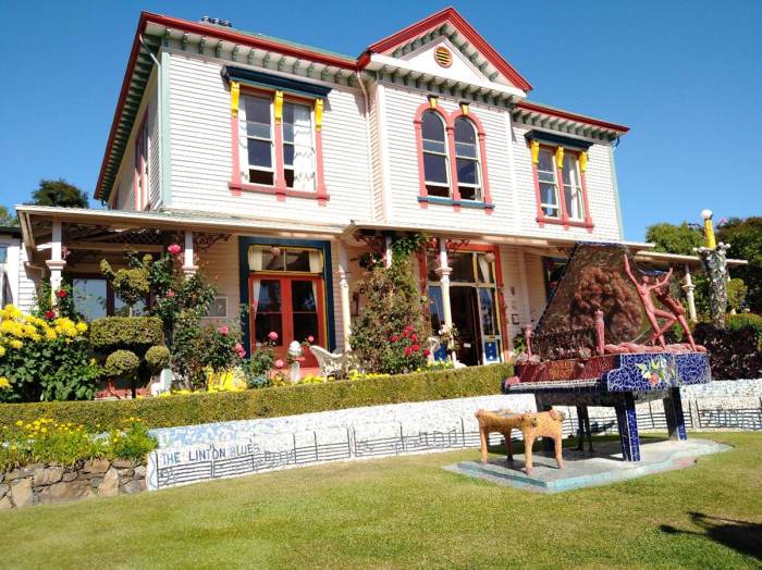 The Giants House Photo Ray Penson