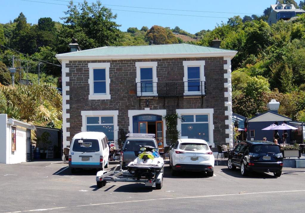 Carey's Bay Historic Hotel. Photo Ray Penson