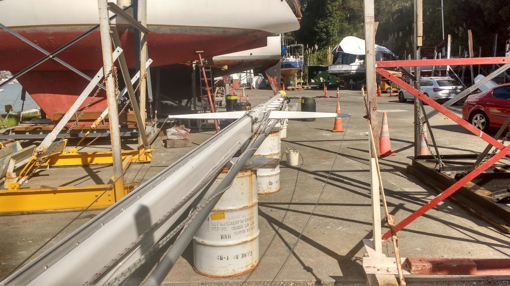 Mast laid down for maintenance. Photo Ray Penson