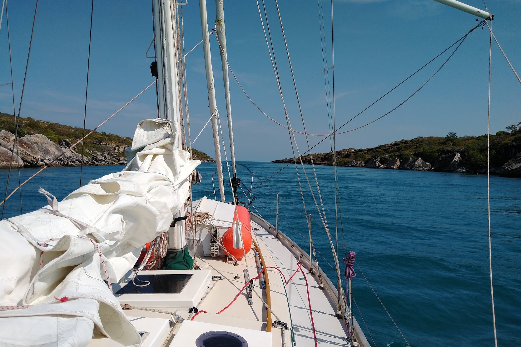 Passing through the Hole in the Wall. Photo Ray Penson