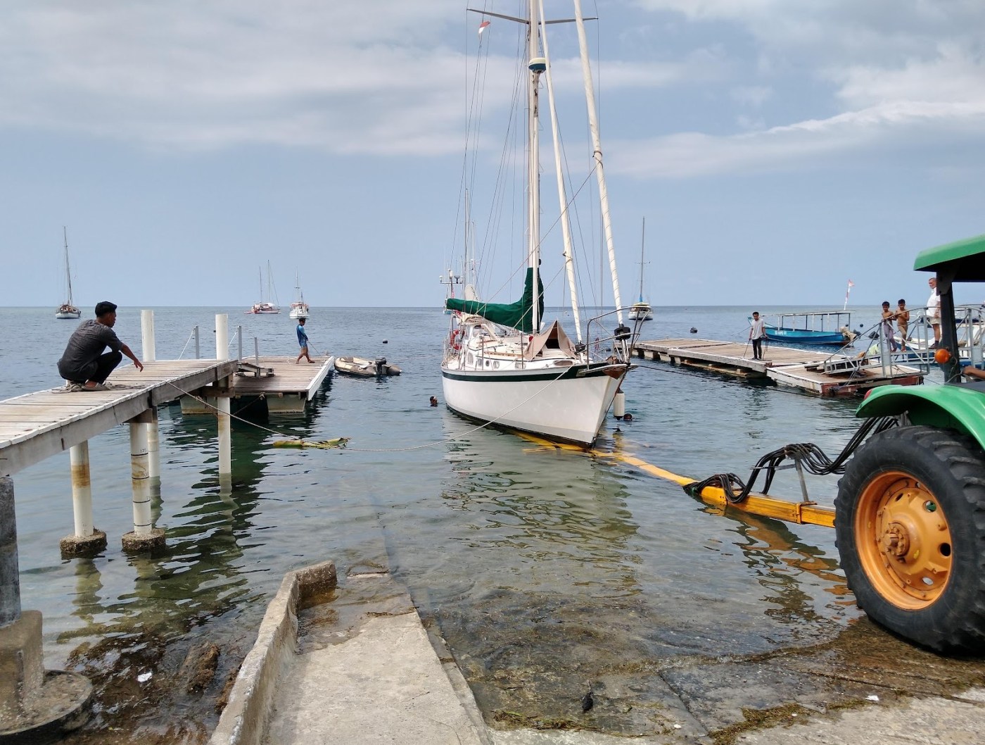 Truce hauling out at Medana Bay Marina. Photo Ray Penson