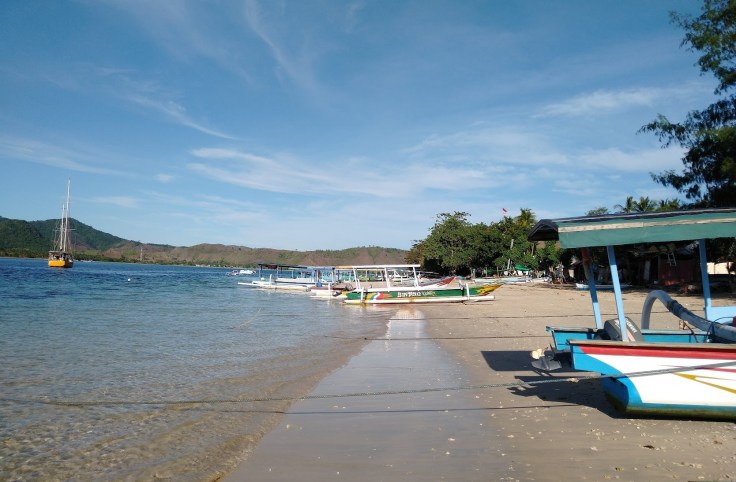 Gili Asahan Beach. Photo Ray Penson