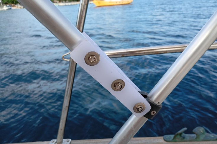 Splint applied to Bimini support. Photo Ray Penson