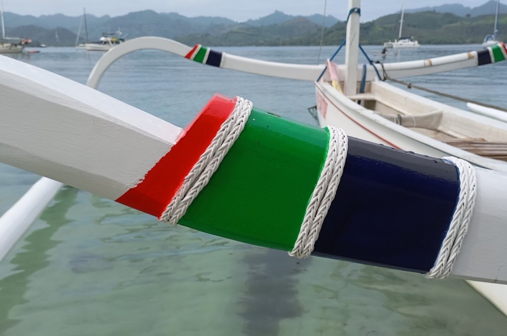 Beautiful lashing on Boat Outrigger. Photo Ray Penson