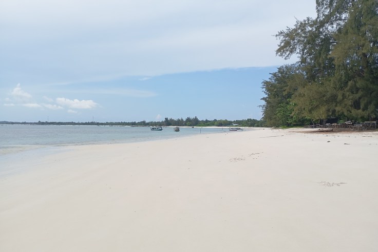 Lovely white sand Beach at Belitung. Photo Ray Penson