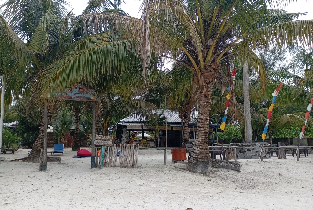 Rock and Wreck Restaurant. Photo Ray Penson