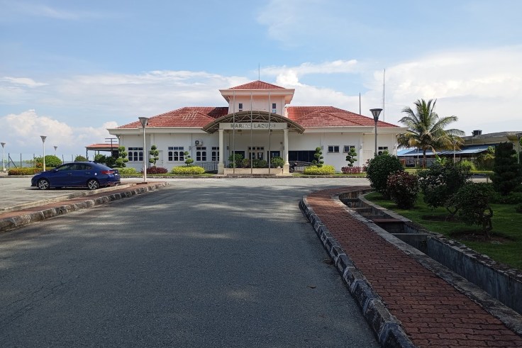 Labuan Marina Building, just a shell. Photo Ray Penson