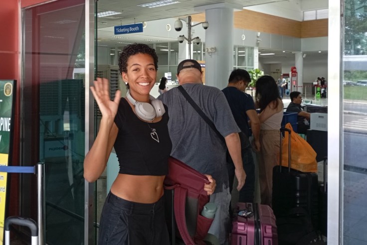 Jess departing from Puerto Princesa. Photo Ray Penson