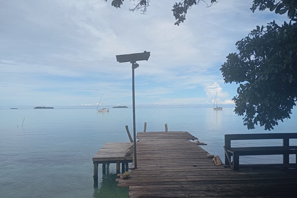 Conflict Bay anchorage and Lodge Jetty. Photo Ray Penson